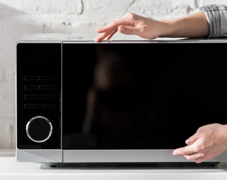 mikrofalówka czarna